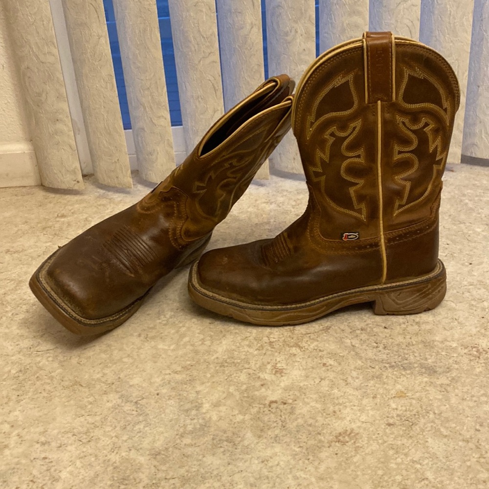Justin mens square toe boot.  Size 7.5.  Plenty of life left!